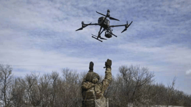 Les bases aériennes face aux essaims de drones, le général Bellanger évoque des défis à relever