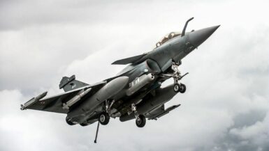 L’Ukraine prépare l’achat de 100 Rafale : un coup stratégique qui pourrait transformer sa puissance aérienne et inquiéter ses voisins