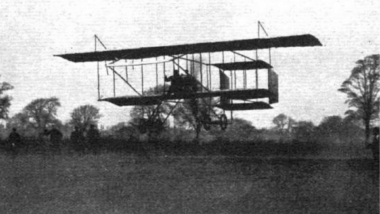L’incroyable défi lancé en novembre 1906 : comment un magnat de la presse a provoqué une course aérienne insensée qui a bouleversé l’histoire du vol et ouvert la voie à l’aviation moderne