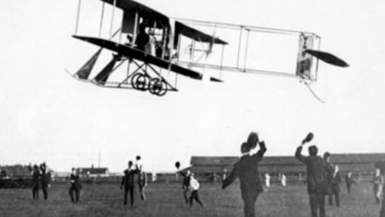 Calbraith Perry Rodgers, pionnier de l'aviation a dû faire face à un défi aérien inattendu le 5 novembre 1911 qui a bouleversé tous ses plans