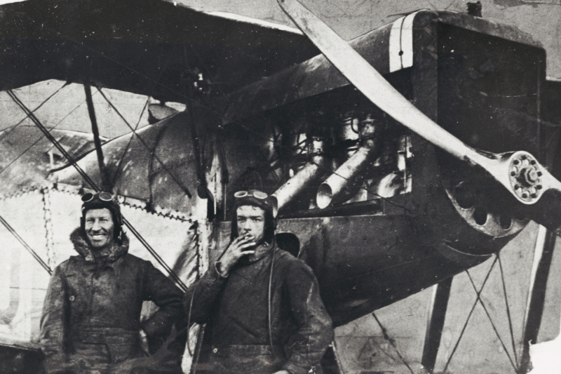 Charles Kingsford Smith s'envole vers un record audacieux dans le ciel en novembre 1935