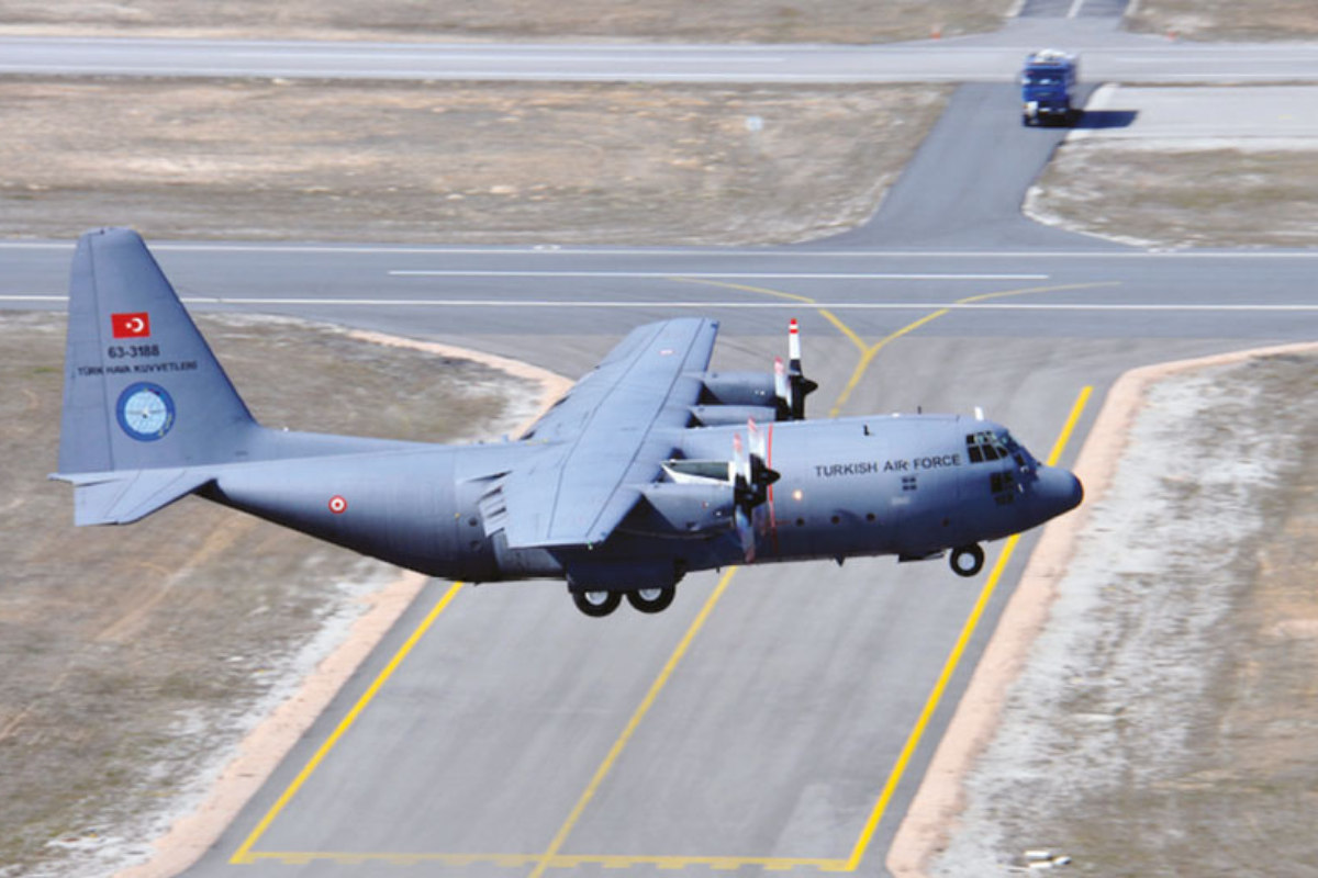 Catastrophe en Géorgie : un avion militaire turc se désintègre en plein ciel, 20 morts et familles sous le choc