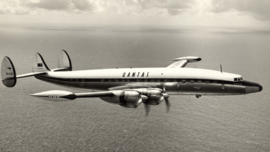 De Brisbane au ciel du monde : l’histoire fascinante de Qantas, fondée le 16 novembre 1920, qui a transformé l’aviation australienne