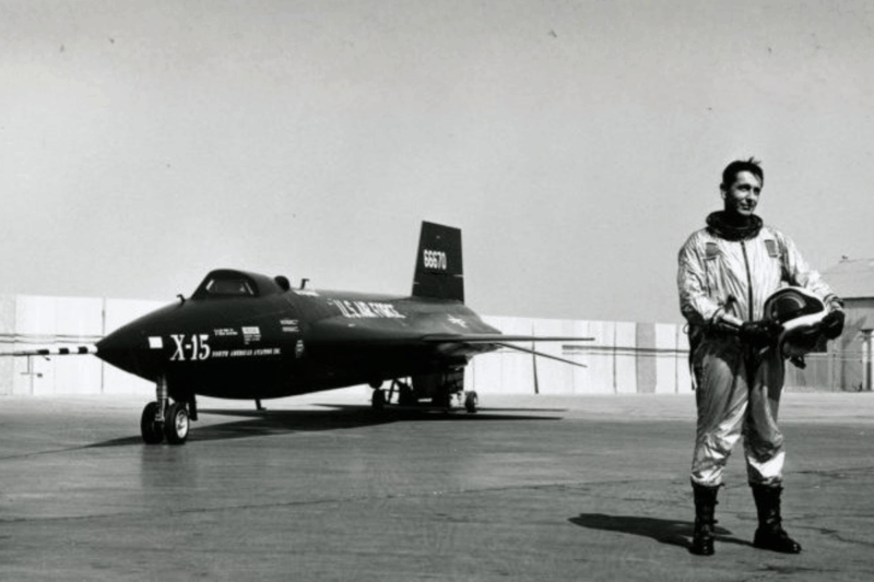 Albert Scott Crossfield avait franchi une vitesse inédite dans le ciel le 20 novembre 1953, un exploit qui a marqué l'histoire de l'aviation