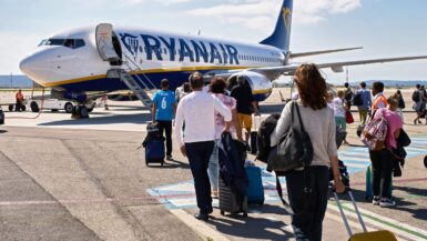 Ryanair et les cartes d'embarquement papier, les passagers portugais s'interrogent sur leurs droits