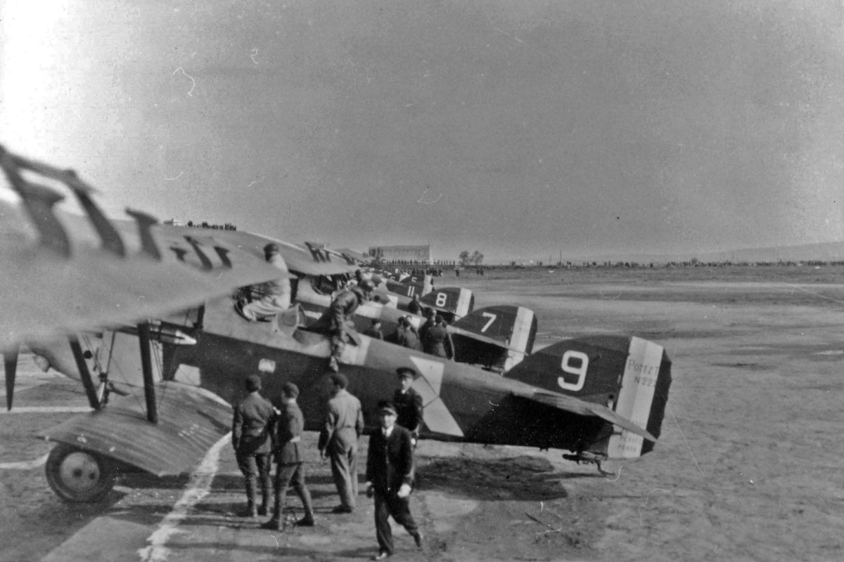 Le 2 d&eacute;cembre 1933, les aviateurs de la Croisi&egrave;re noire ont survol&eacute; l&rsquo;Afrique et ont transform&eacute; un pari fou en succ&egrave;s historique