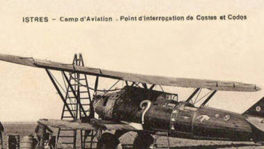 Paul Codos et Dieudonné Costes, le 15 décembre 1929, ont relevé un défi qui a fait entrer la France dans l’histoire de l’aviation