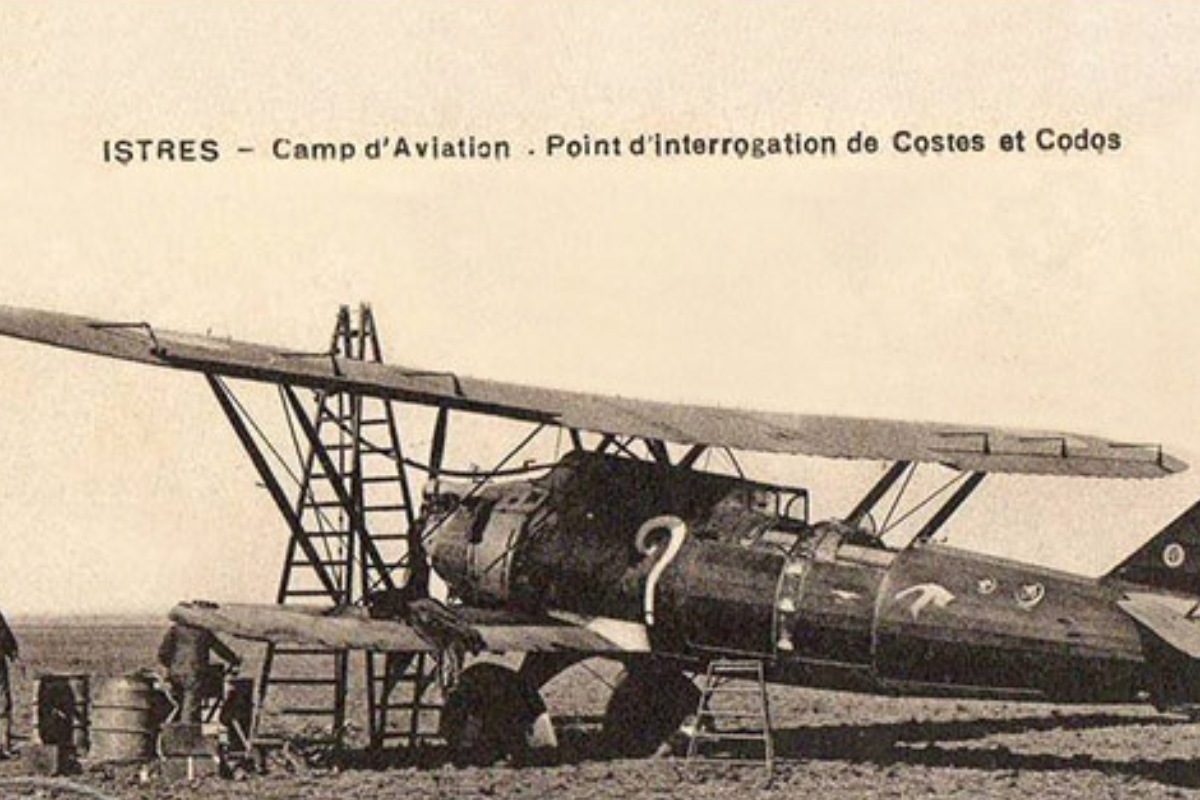 Paul Codos et Dieudonn&eacute; Costes, le 15 d&eacute;cembre 1929, ont relev&eacute; un d&eacute;fi qui a fait entrer la France dans l&rsquo;histoire de l&rsquo;aviation