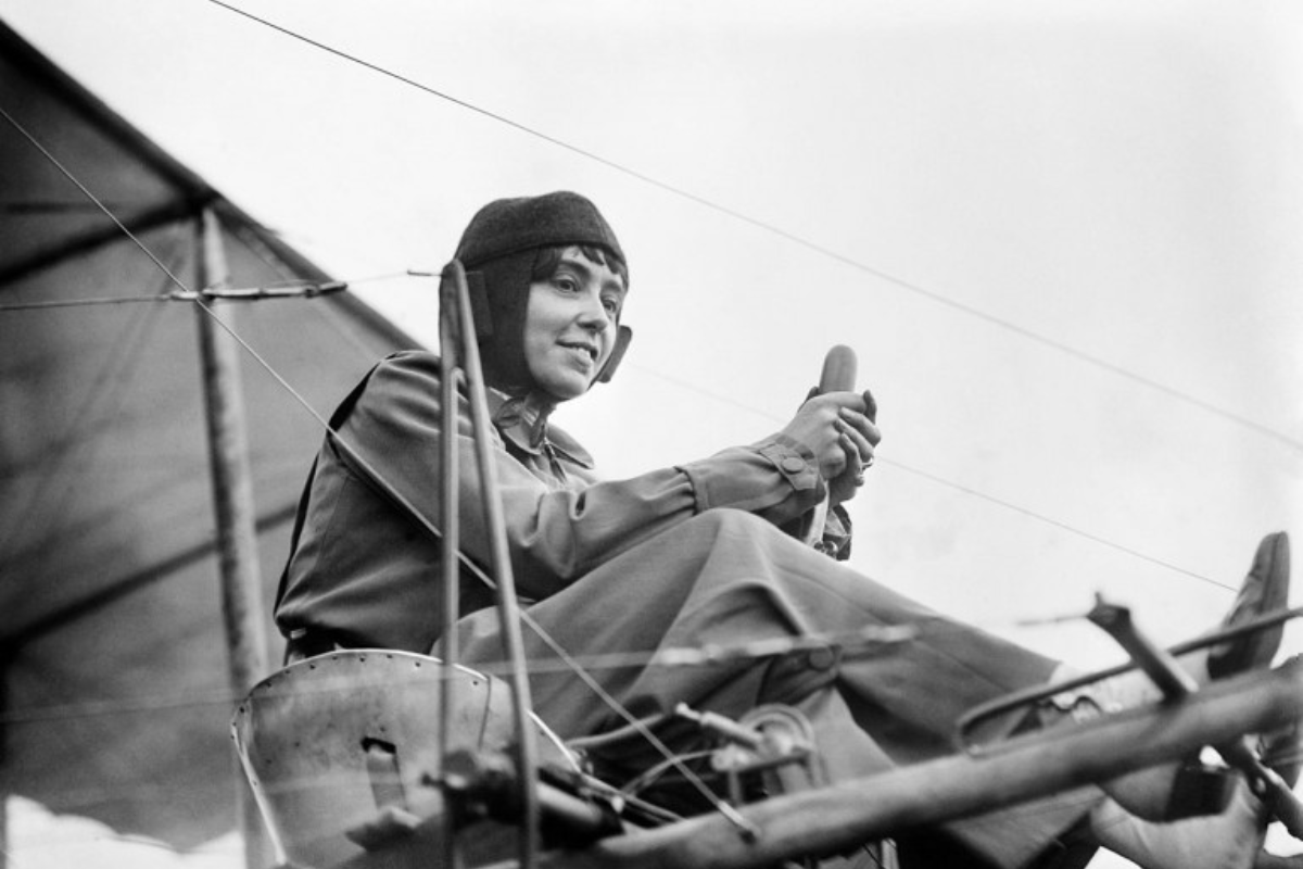 H&eacute;l&egrave;ne Dutrieu a accompli le 21 d&eacute;cembre 1910 un exploit a&eacute;rien qui a chang&eacute; la place des femmes dans l&rsquo;aviation