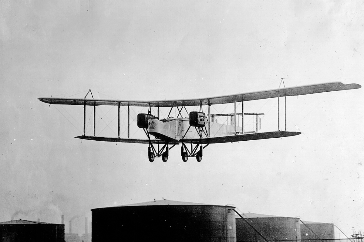Un avion de la ligne postale s&rsquo;est &eacute;cras&eacute; le 14 d&eacute;cembre 1920 &agrave; Londres, laissant morts, bless&eacute;s et un quartier sous le choc