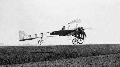 Le 16 décembre 1909, Jacques de Lesseps a pris son envol à Issy-les-Moulineaux et a réalisé un exploit aérien qui a stupéfié la France