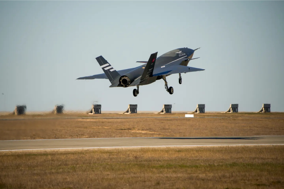 Quand la Turquie r&eacute;&eacute;crit les r&egrave;gles du combat a&eacute;rien : un drone abat sa cible avec un missile air-air jamais vu