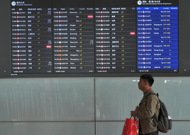 Les tensions montent entre la Chine et le Japon alors que des milliers de touristes annulent leurs voyages