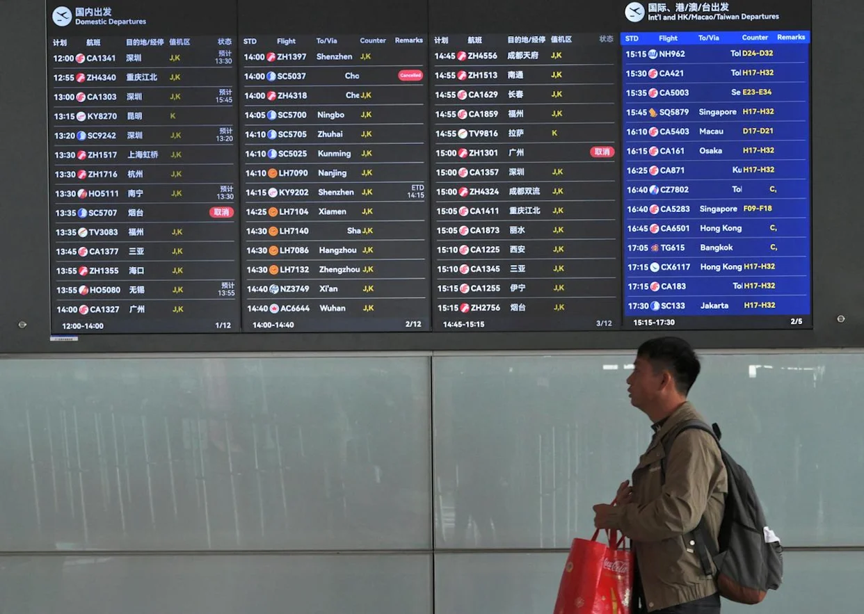 Les tensions montent entre la Chine et le Japon alors que des milliers de touristes annulent leurs voyages