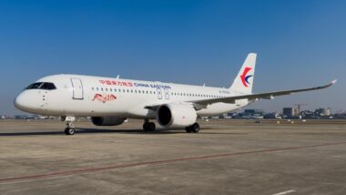 China Eastern et COMAC s'allient pour un C919 allongé, un défi pour Airbus et Boeing