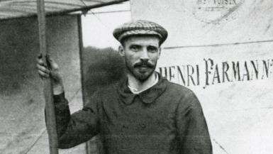 Le 11 janvier 1908, dans le froid glacial d’Issy-les-Moulineaux, Henri Farman a réussi des vols d’essai qui ont changé l’aviation
