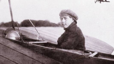 Un record historique s’est effondré en plein ciel lorsque, le 29 janvier 1923, Thoret a perdu son titre face à un exploit inattendu