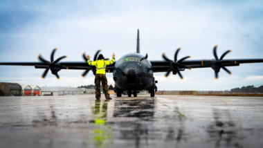 Le Charles de Gaulle en action et les Rafale déployés à vitesse record : l’armée française teste sa puissance comme jamais