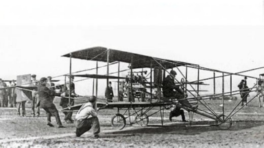 Le 20 janvier 1910, des milliers de spectateurs se sont pressés à Los Angeles pour assister à un événement aérien qui allait entrer dans l’histoire