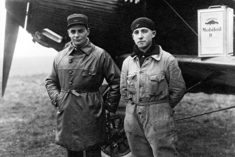 Ils ont reli&eacute; Paris &agrave; Madagascar en avion le 21 janvier 1927 et ont accompli l&rsquo;un des exploits les plus audacieux de l&rsquo;histoire de l&rsquo;aviation