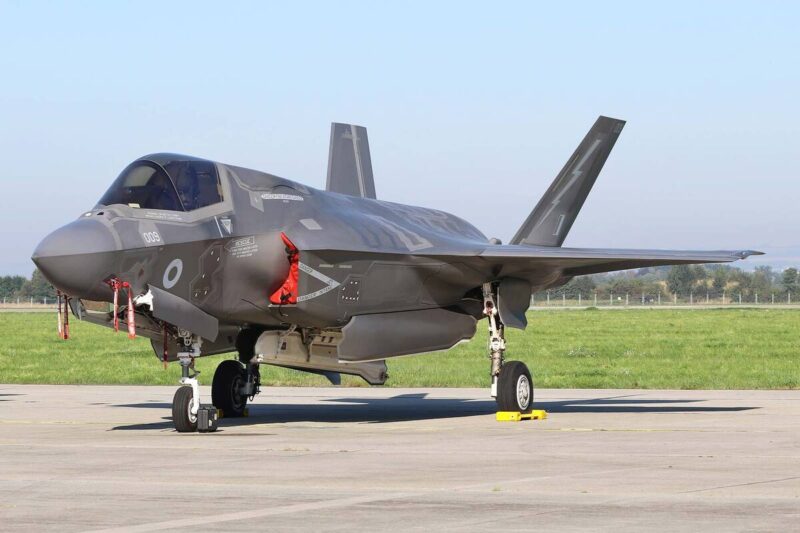 Le Royaume-Uni se pr&eacute;pare &agrave; un avenir a&eacute;rien r&eacute;duit avec seulement 74 F-35 en 2033, un choix strat&eacute;gique qui interroge