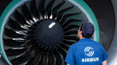 Un outil oublié dans l'aile d'un Airbus A380 de Qantas intrigue les enquêteurs australiens