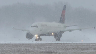 Une tempête hivernale menace les États-Unis, 1 500 vols déjà annulés et des voyageurs inquiets