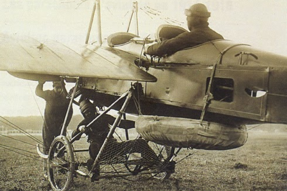 Il a d&eacute;fi&eacute; la mort : le 12 f&eacute;vrier 1914, cet inventeur a saut&eacute; de 300 m&egrave;tres et a boulevers&eacute; la s&eacute;curit&eacute; a&eacute;rienne