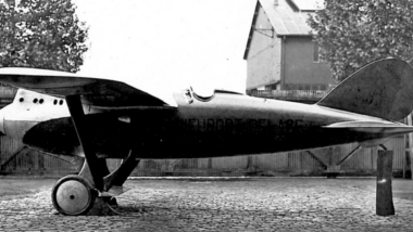 Joseph Sadi Lecointe a marqué l’histoire le 15 février 1923 avec un exploit aérien spectaculaire